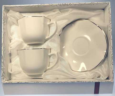 Přátelská souprava mocca pro 2 zlatý proužek