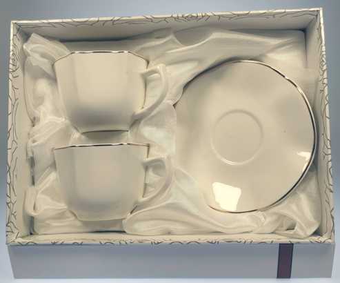 Přátelská souprava mocca pro 2 zlatý proužek