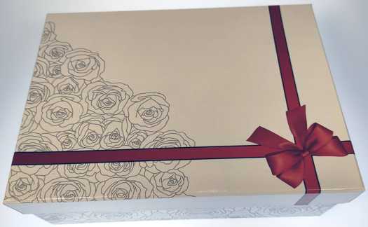 Přátelská souprava mocca pro 2 zlatý proužek